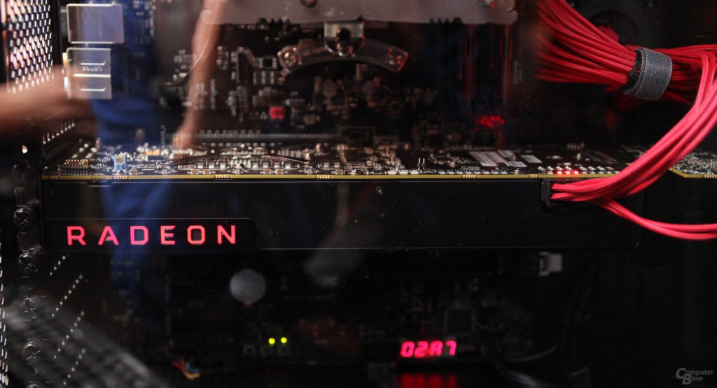 Фотография видеокарты AMD Radeon Vega